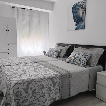 Mare De Deu, Vivienda Vacacional Para Familias Y Mayores De 25 Anos En El Grao De Gandia-Playa Playa de Gandia Dış mekan fotoğraf