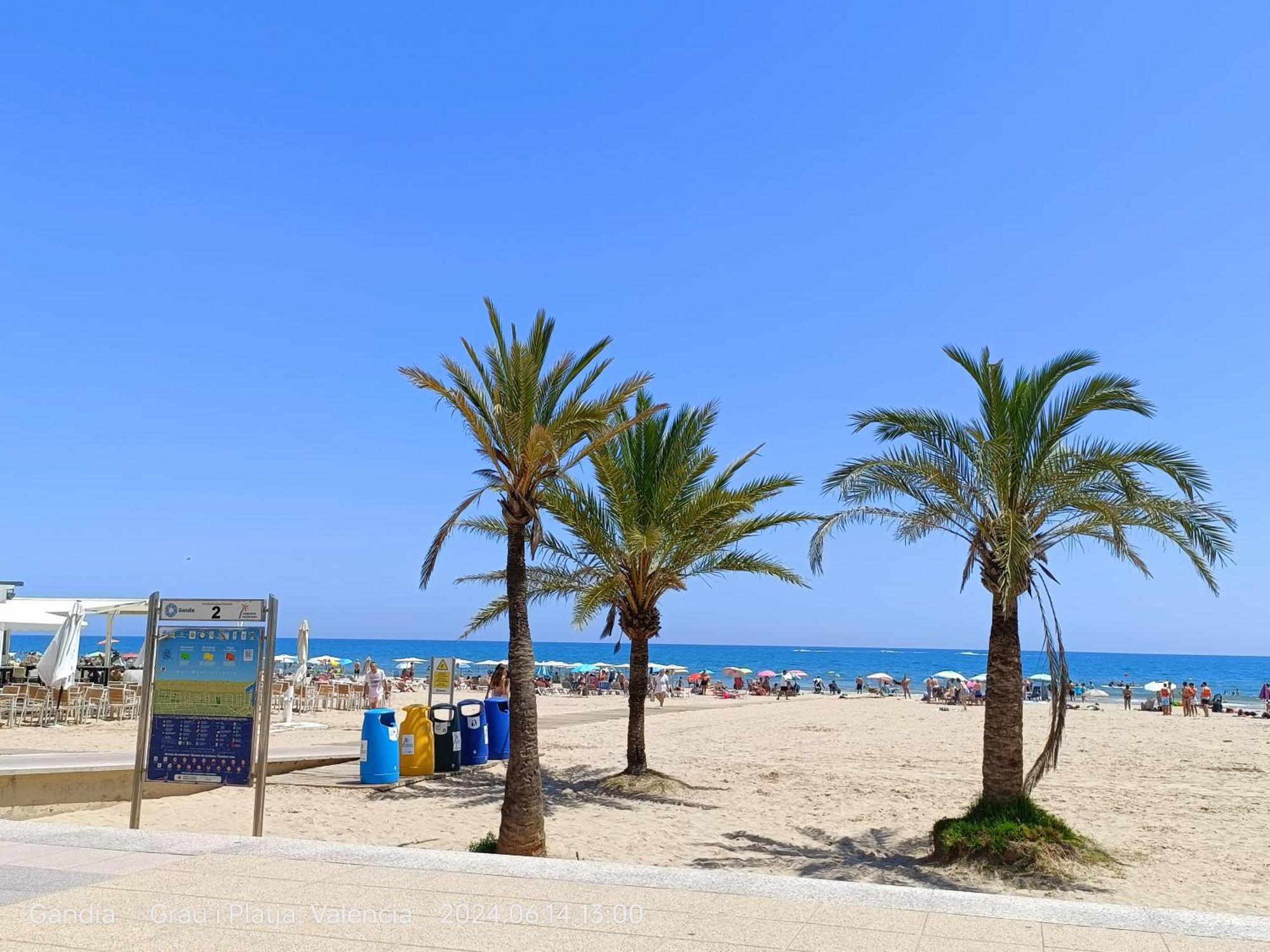 Mare De Deu, Vivienda Vacacional Para Familias Y Mayores De 25 Anos En El Grao De Gandia-Playa Playa de Gandia Dış mekan fotoğraf