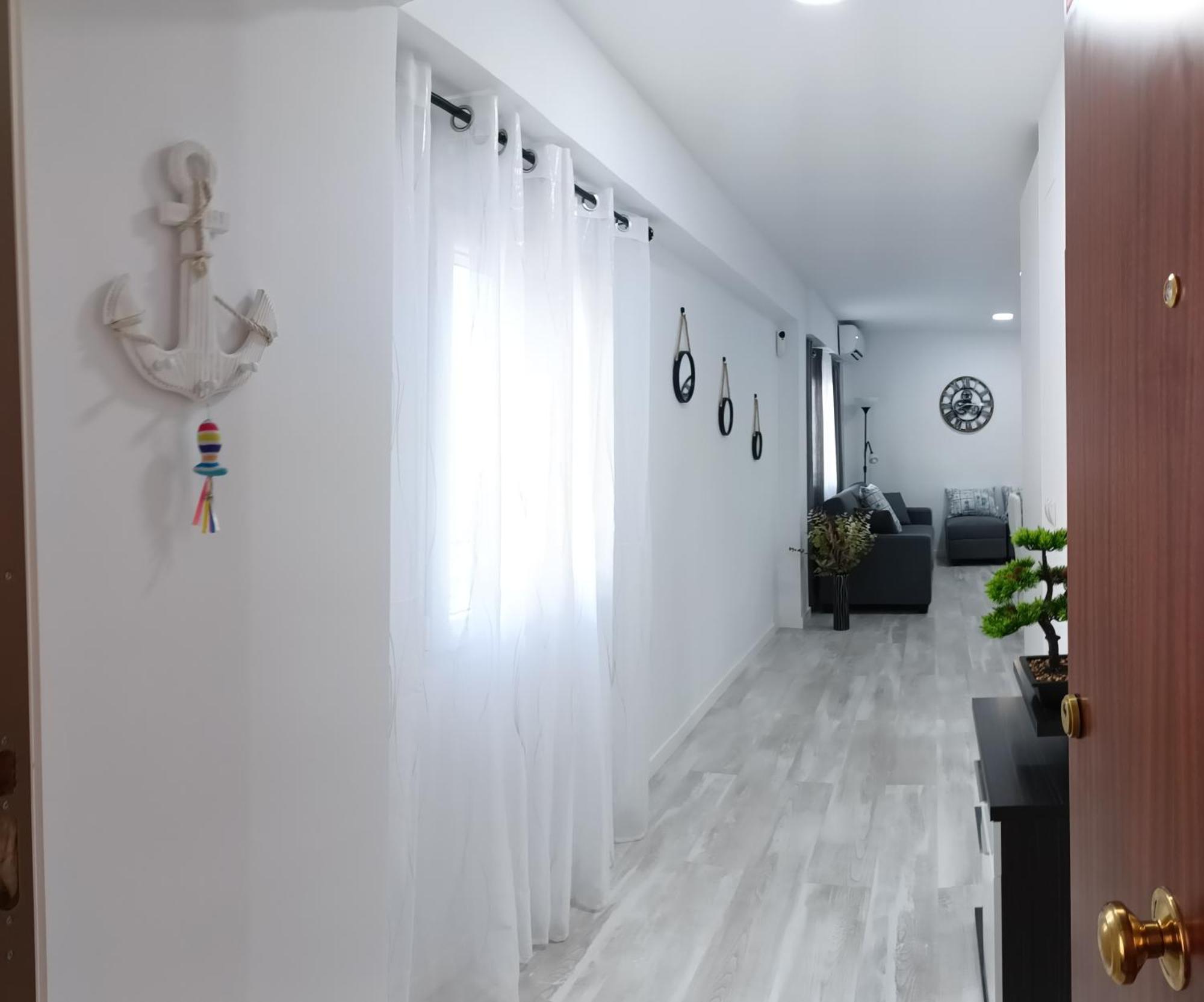 Mare De Deu, Vivienda Vacacional Para Familias Y Mayores De 25 Anos En El Grao De Gandia-Playa Playa de Gandia Dış mekan fotoğraf